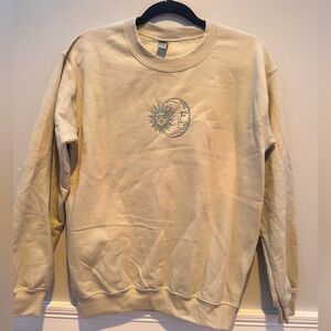 Embroidered Sun and Moon crewneck size small